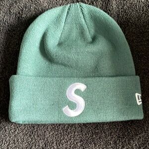 Supreme New Era Beanie